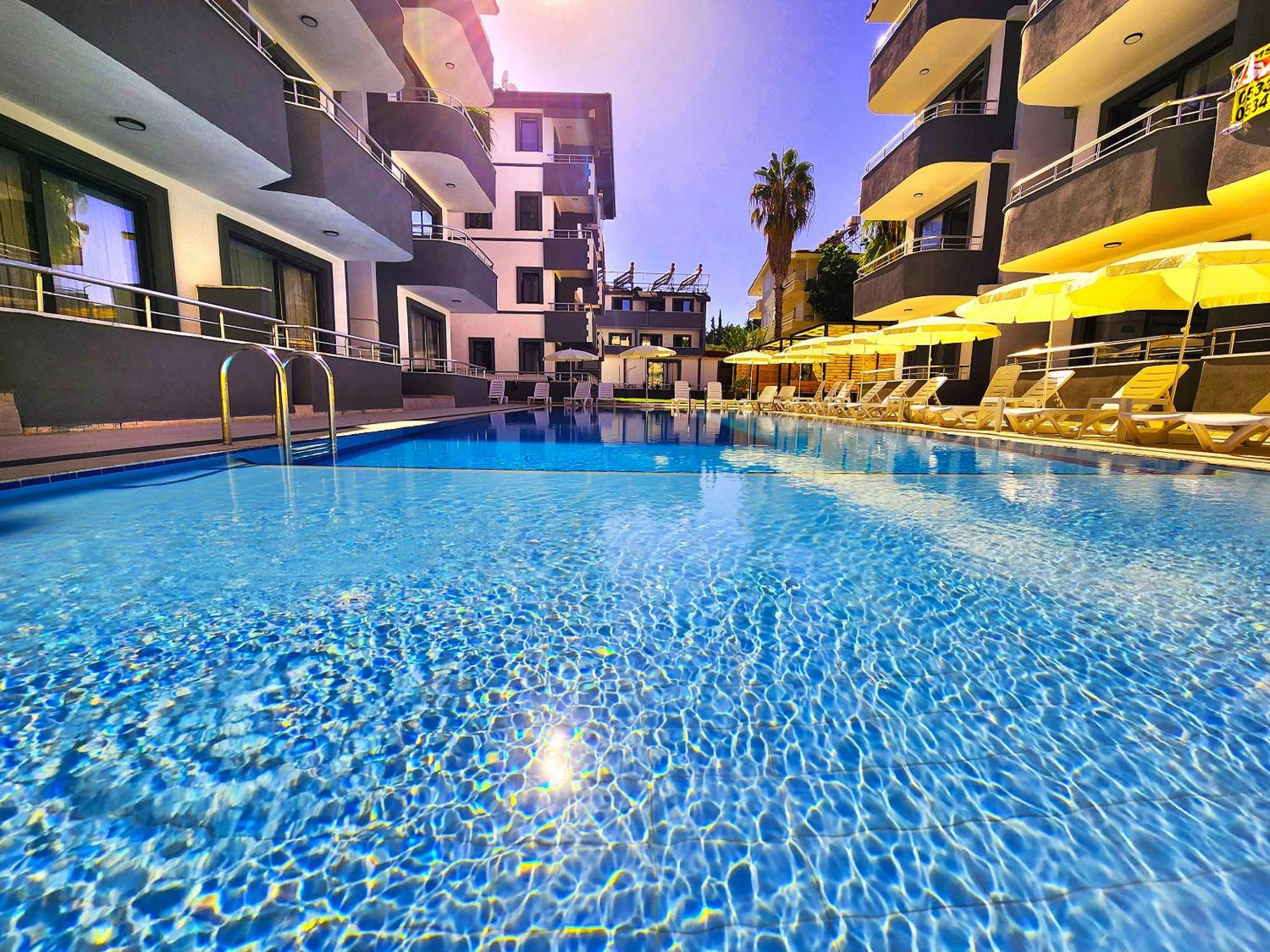 Kiralik Havuzlu 1+1 Apartment *